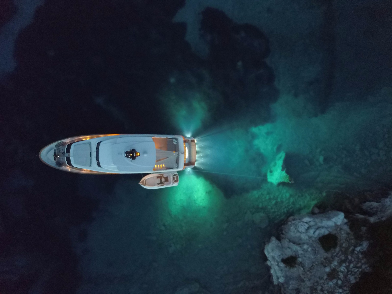 UNDERWATER LIGHTS Aqua Marine Lighting